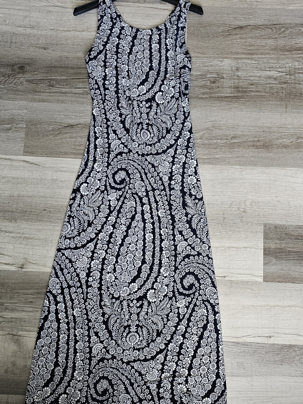 Brand New with Tags (NWT) Tommy Hilfiger Paisley Cross-Back Maxi Dress - Picture 9 of 16